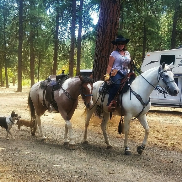 Meet your Posher, Cheryl - Picture 1 of 7